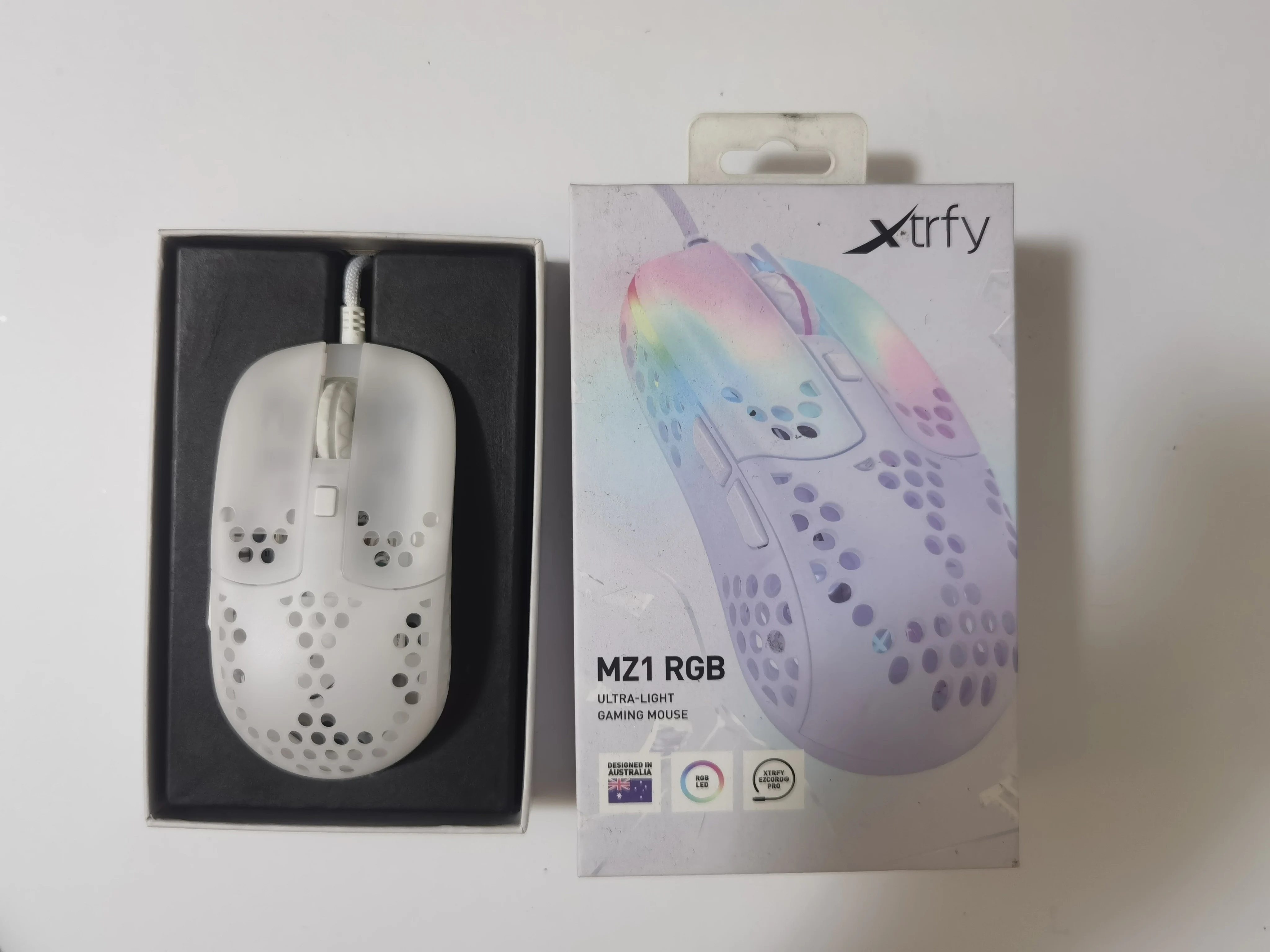 Очистите некоторые мыши, которые получили возврат различные причины Xtrfy Glorious Steelseries конкурент 700 G733 kda