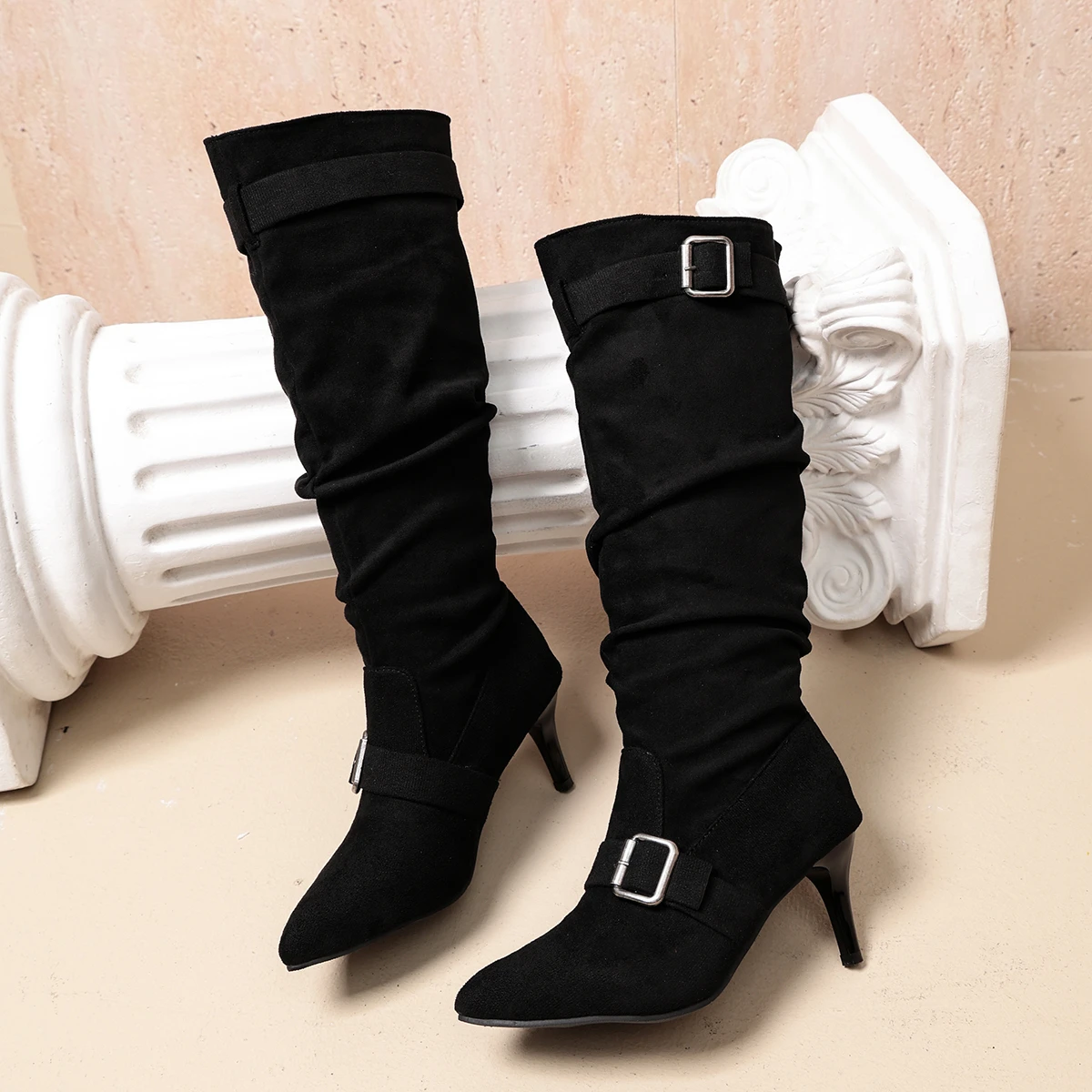 Nietenbesetzte Stiletto-Stiefel mit hohem Absatz Neue spitze High Heels für Herbst und Winter