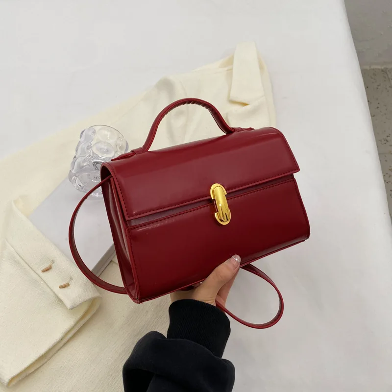 Light Luxury Wine Red PU Crossbody Bag 2024 New Women\'s Simple Texture Flip Underarm Bags Elegant High Street Commuting Handbag