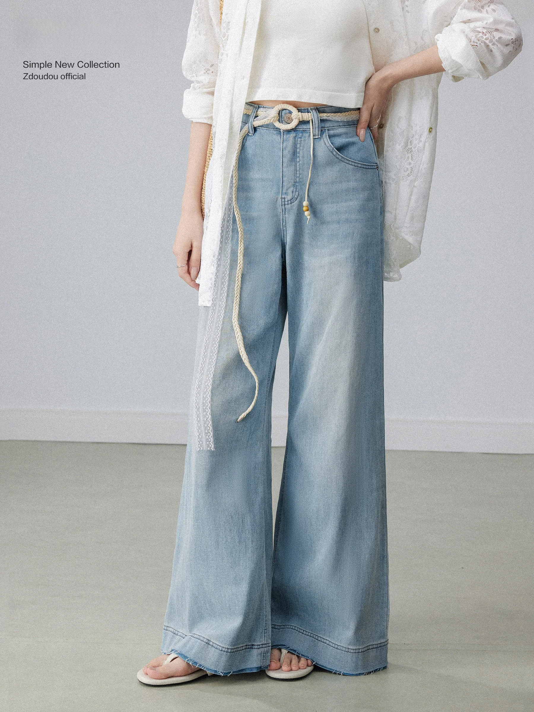 

High Waist Wide Leg Bell Bottom Blue Jeans Women's Spring 2026 New Style Slimming Micro Flared Pants Retro Frayed