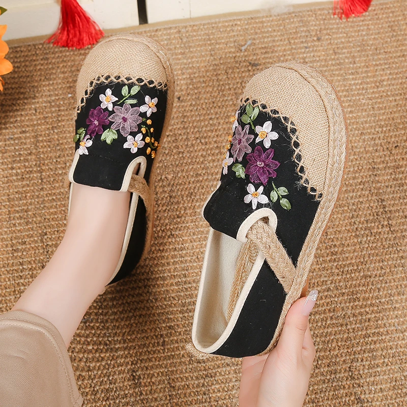 New Embroidery Flowers Flats for Women 2024 Autumn Comfortable Canvas Casuals Shoes Woman Chinese Style Espadrille Shoes Female