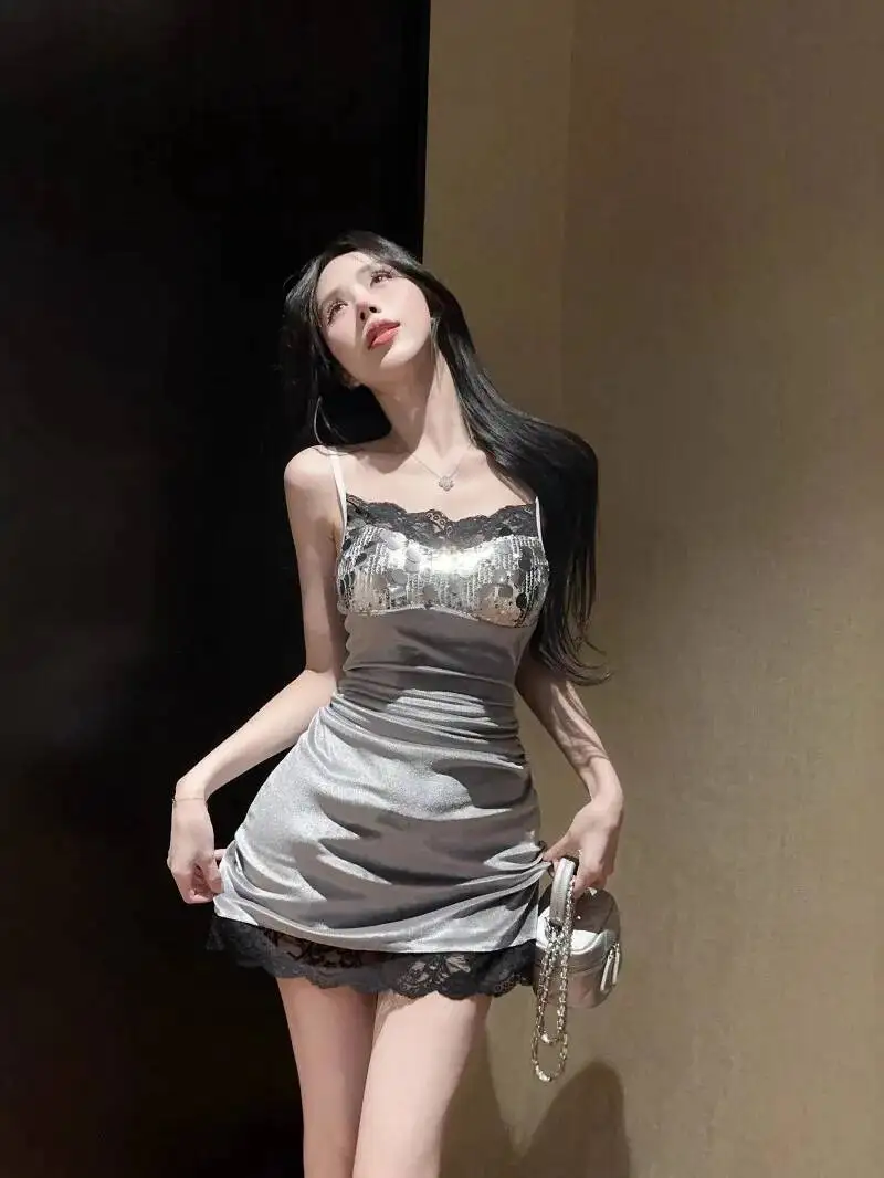 فستان رمادي تصميم أنيق حس الرغبة النقية مطوي الحمالات الترتر المخملية الربط سليم المنخفضة قطع حار فتاة القمم KJJ6