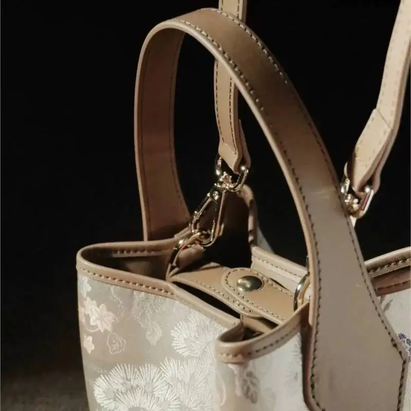 Vintage Song Brocade Embroidery Handbag Women Cheongsam Dress Bucket Ladies Elegant Gentle Landscape Crossbody Bag 2025 New