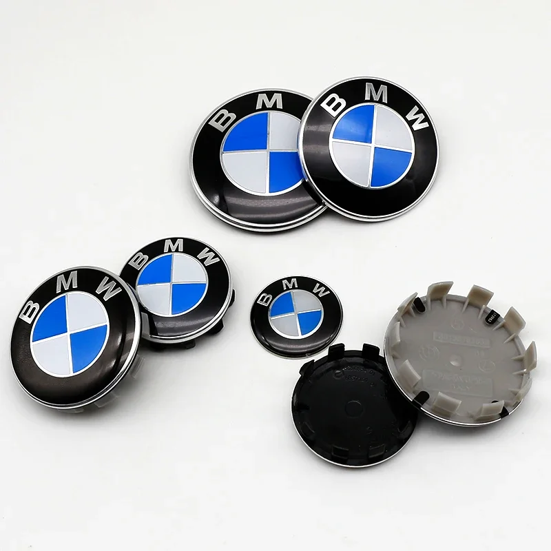 Эмблема для автомобиля BMW: сине-белый логотип на капот 82 мм, задний значок 74 мм, колпачок ступицы колеса 68 мм, наклейка на руль 45 мм, аксессуары 56 мм.