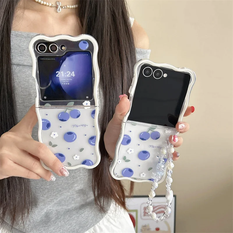 

Cute Blueberries Flower Bracelet Phone Case For Samsung Galaxy Z Flip 7 FE 6 3 4 5 Wave Shockproof Cover