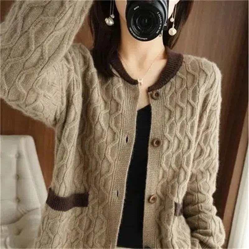 Advanced Temperament Crew Neck Thicken Cardigan New Women\'s Coat Fashionable Sweater Jacket Receive Waist Knitting Shirt Top