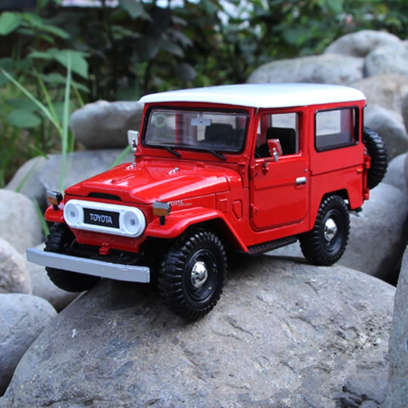 1:24 FJ CRUISER FJ40 SUV Alloy Car Model Diecasts Metal Toy Off-road Vehicles Car Model High Simulation Collection Kids Toy Gift