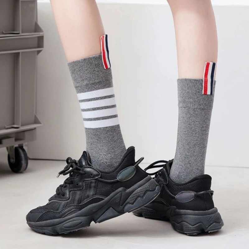 

White Horizontal Bar Socks Women Fashion Breathable Over Knee Jk Socks Independent Packing