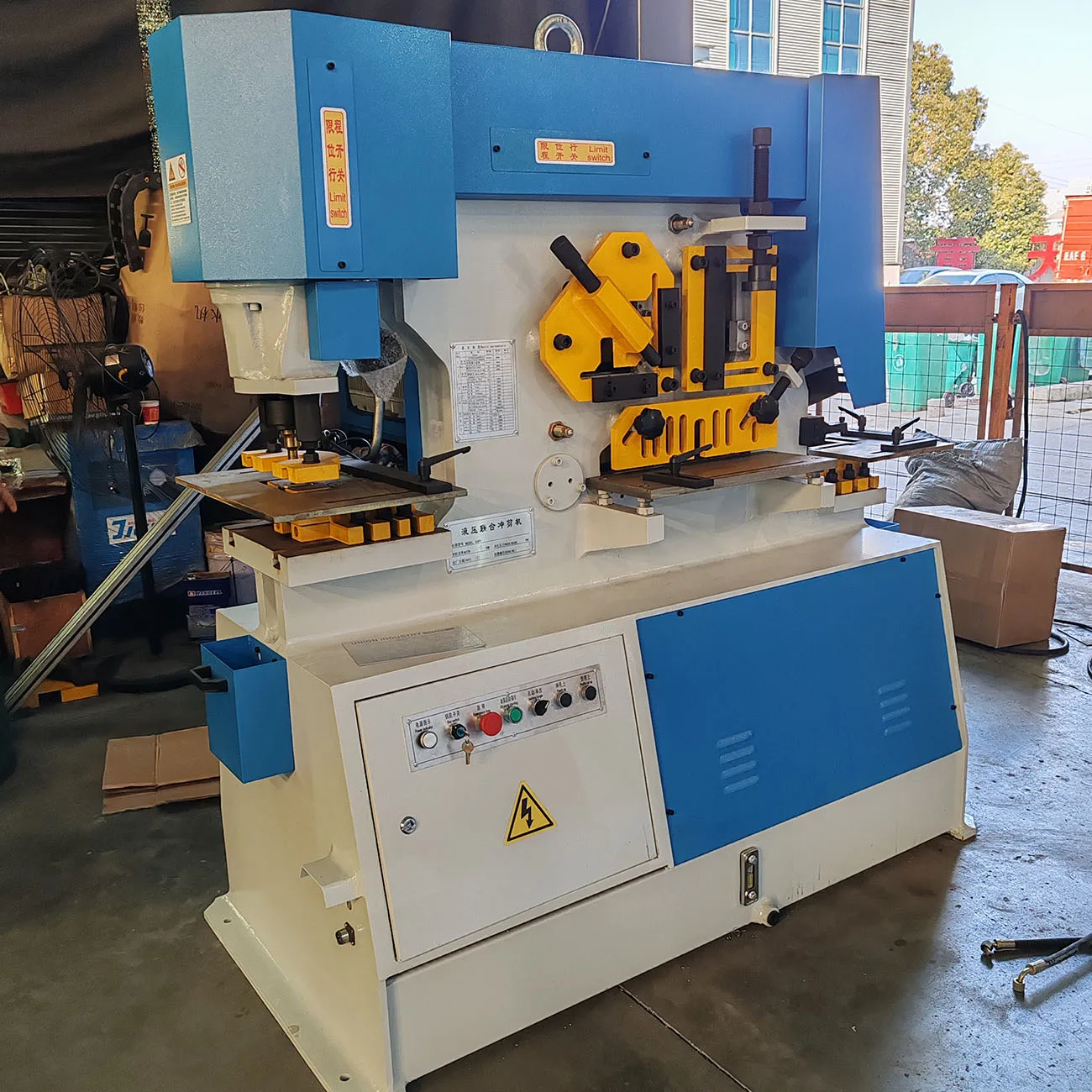 Hydraulische Presse und Schere Ironworker Professionelles neues Design Automatisch