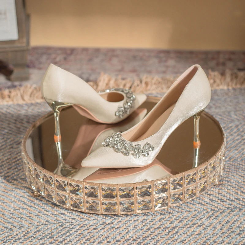 جديد أشار تو الانزلاق على حجر الراين عالية الكعب الربيع والخريف مزاجه خنجر حذاء واحد