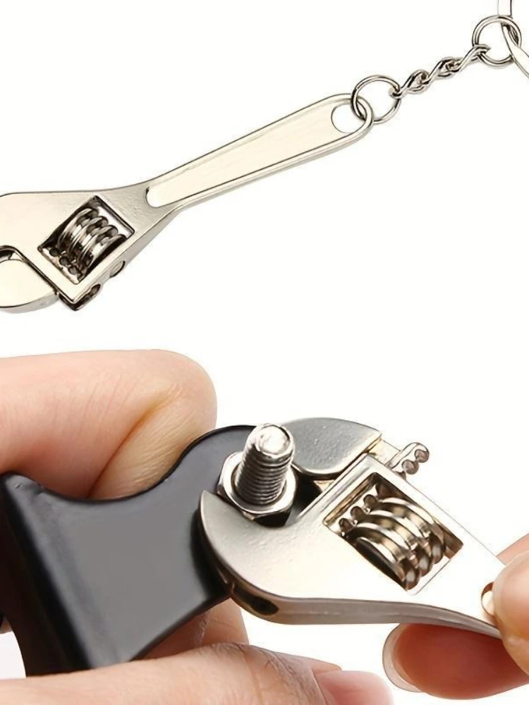 AliExpress 2Pcs Mini Wrench Keychain Portable Car Metal Adjustable Universal Spanner for Bicycle Motorcycle Car Repairing Tools