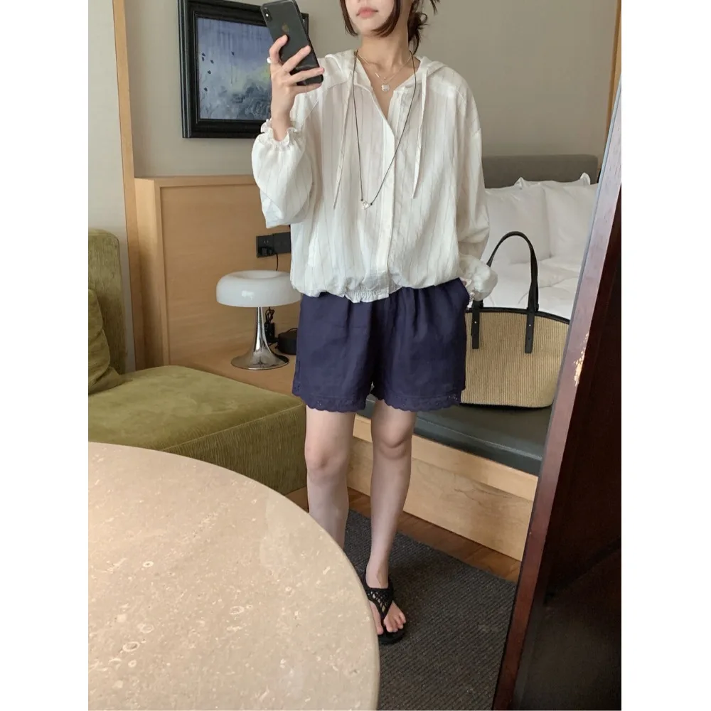 معطف نسائي كوري Sle Faionable مخطط للحماية من الشمس معطف irt لصيف 2025 تصميم فريد من نوعه بزر واحد مع قلنسوة