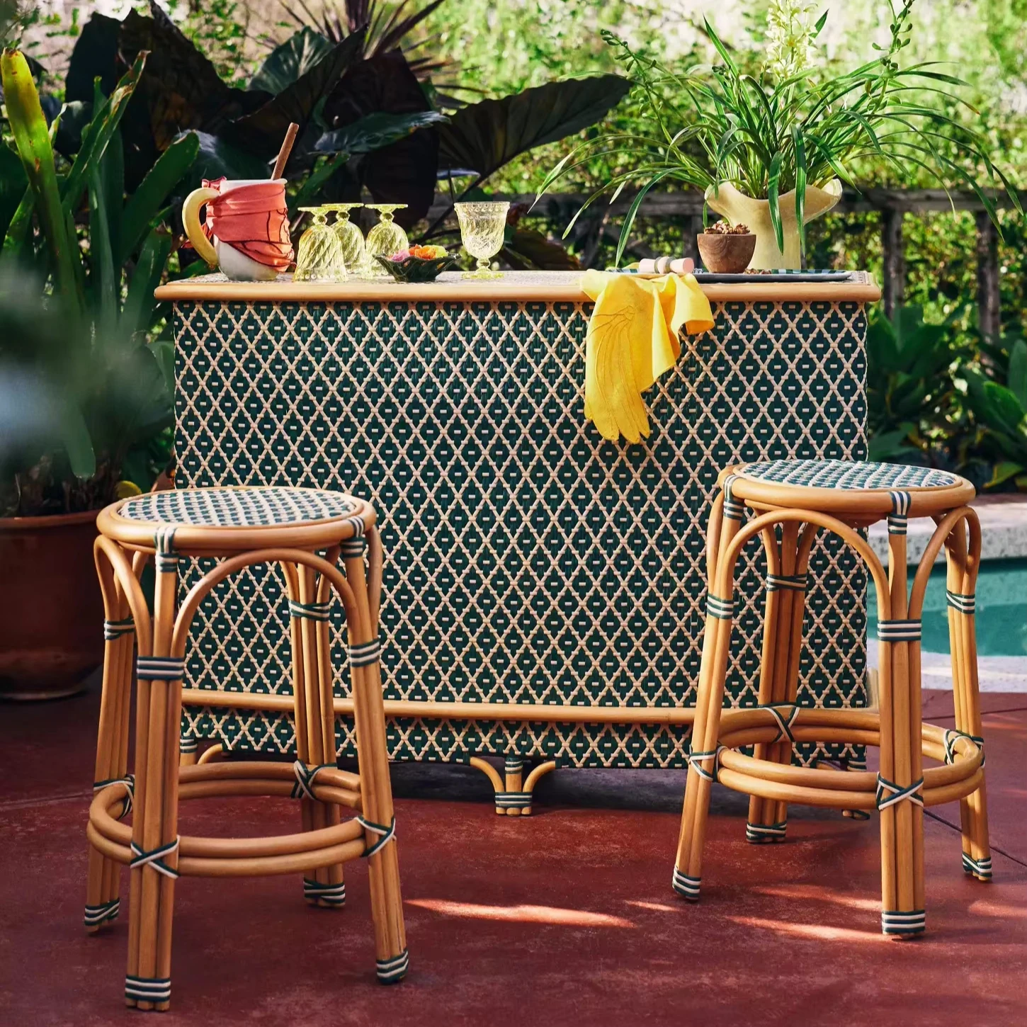 #Hot Selling Outdoor Waterproof Sun Protection Rattan Bar Stool And Table Set Furniture