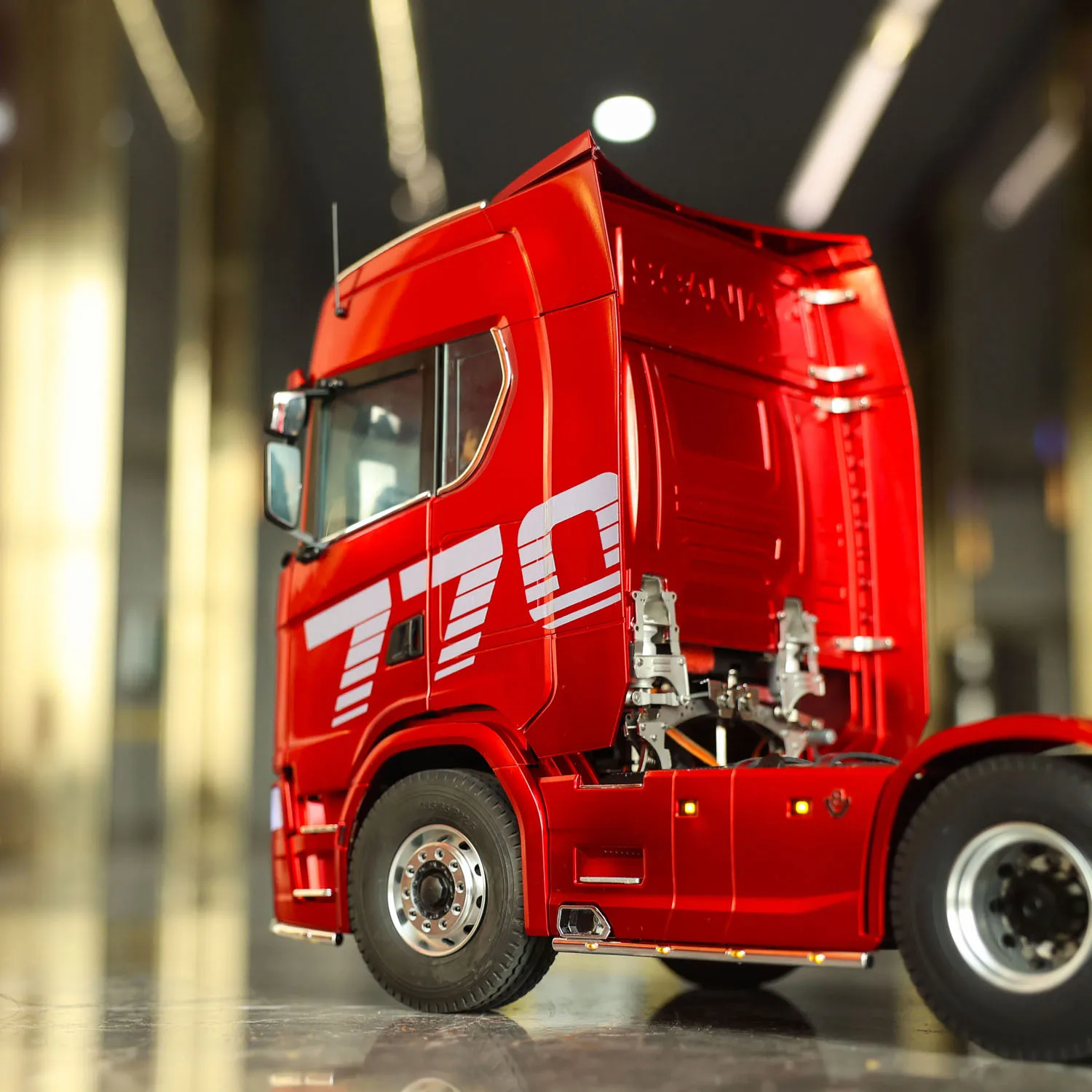 

KABOLITE 770S 100 5802 Радиоуправляемый грузовик 1/14 6X6 Радиоуправляемый тягач RTR Грузовик с аккумулятором Радиоуправляемый автомобиль с прицепом Игрушечная модель