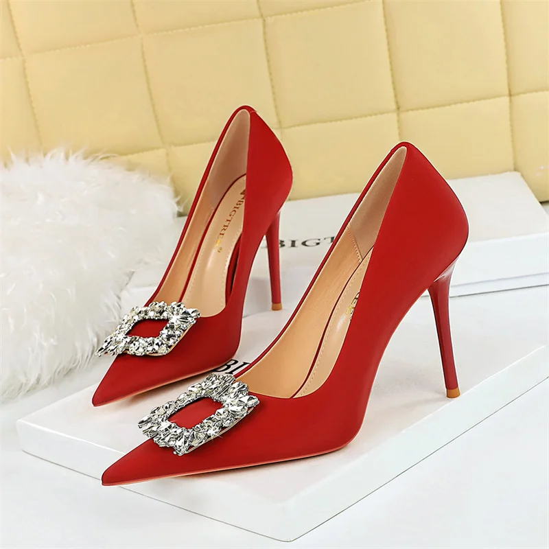 

New Fashion Women Pointed Rhinestones High Heel Silk Satin Crystal Buckle Pumps Green Wedding Bridal Prom Single Shoes