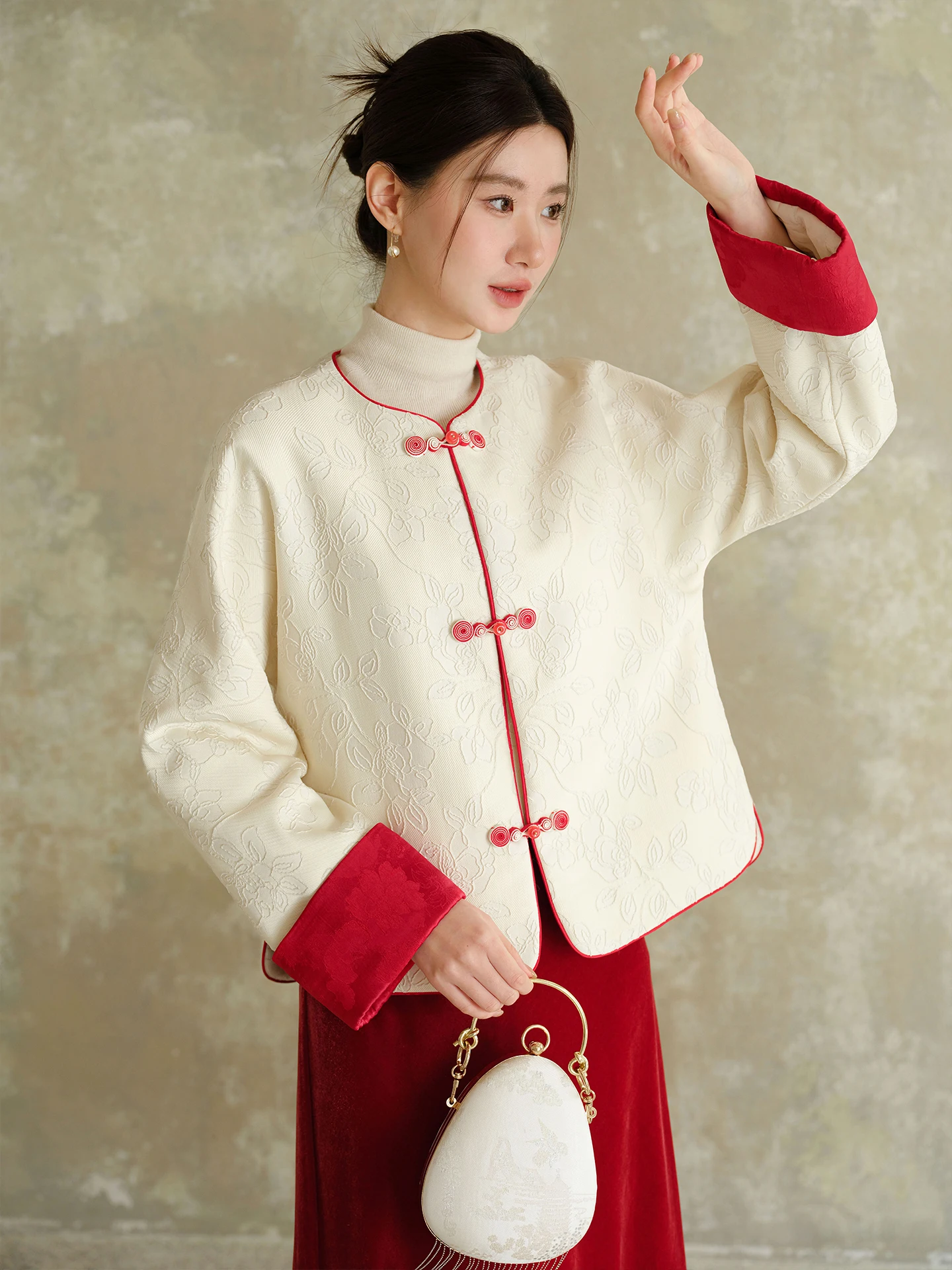 

New Chinese Sle Women's Jaet Cotton Interlined Embroidery Color Blo Tang Costume Top Long Sve round Ne Single Button