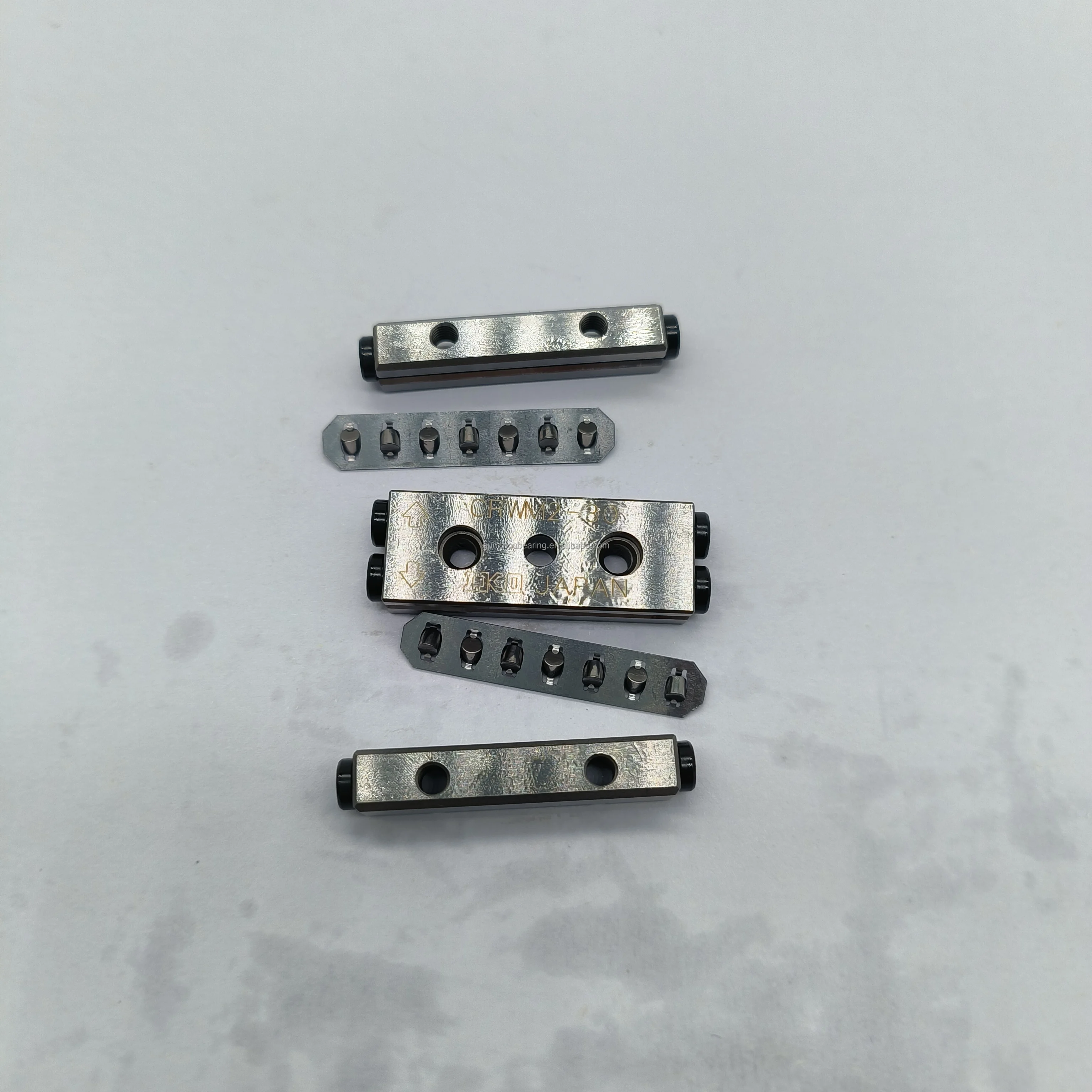 Original IKO Cross Roller Way CRWM2-30 CRWM 2 - 30