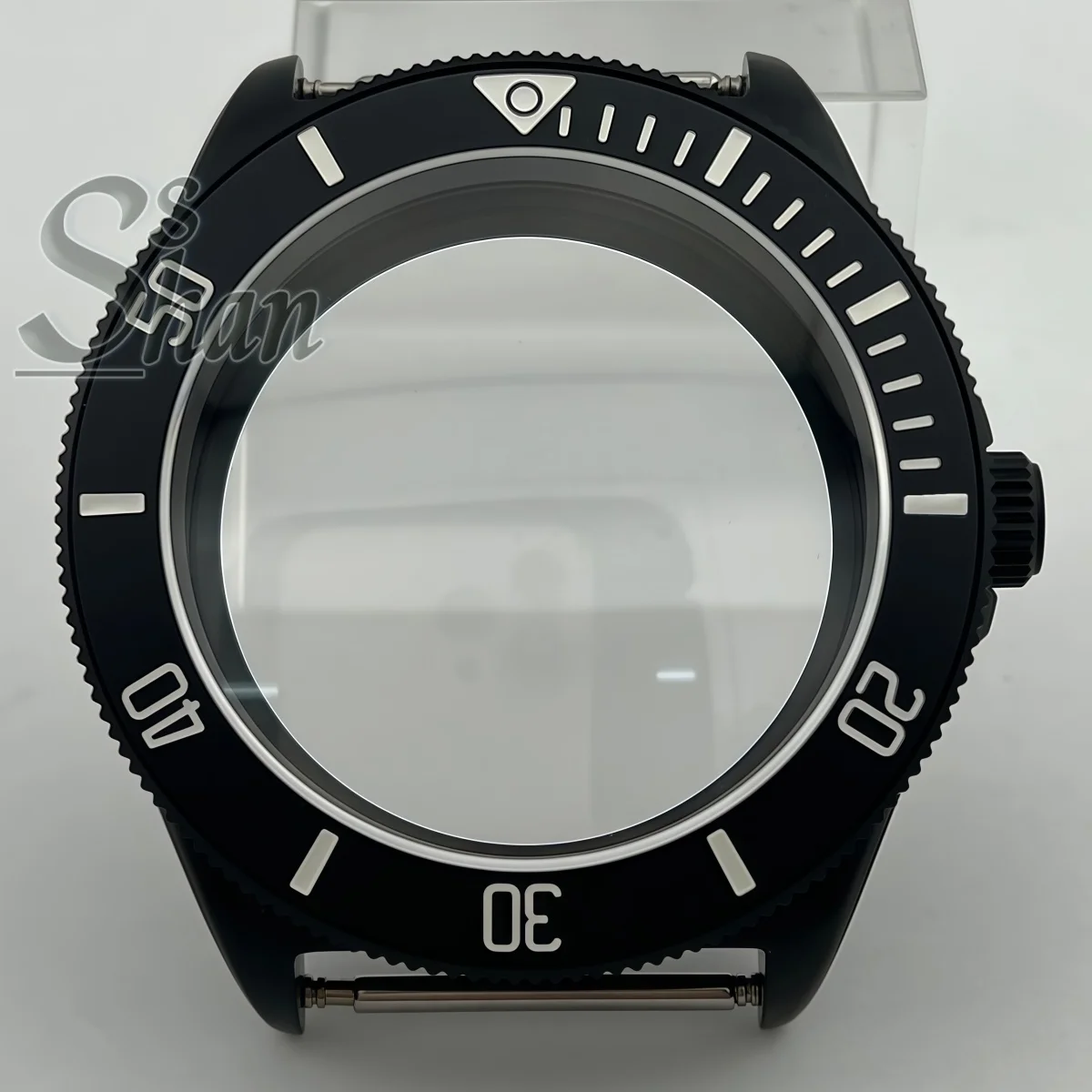 

40-миллиметровый тактический корпус для часов PVD черного цвета, с куполообразным сапфировым стеклом и светящимся безелем, подходит для механизмов NH35, NH36, PT5000.