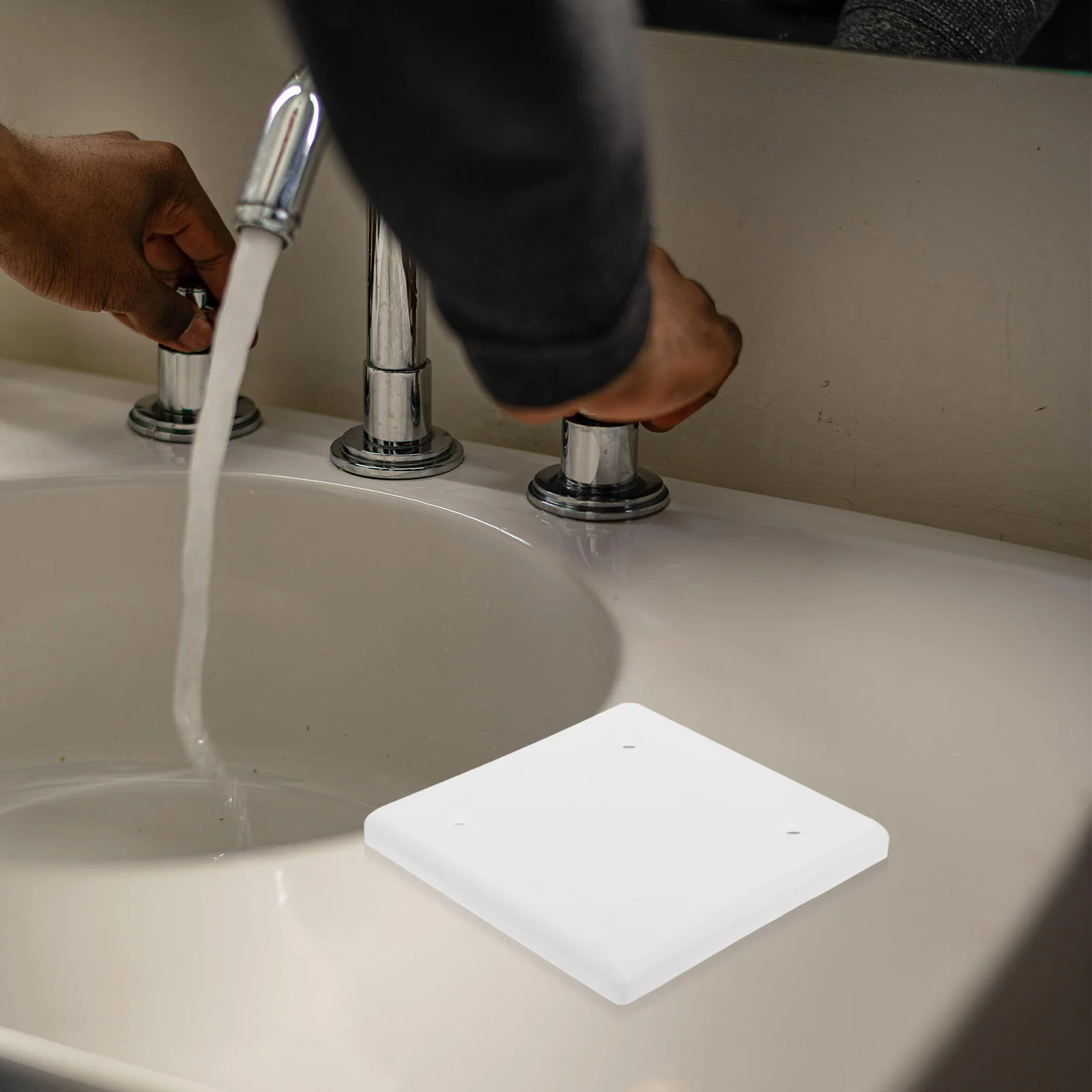 

Компактная накладка на панель посудомоечной машины для автодомов — простая в установке сменная панель для защиты и эстетики выдвижного модуля автодома