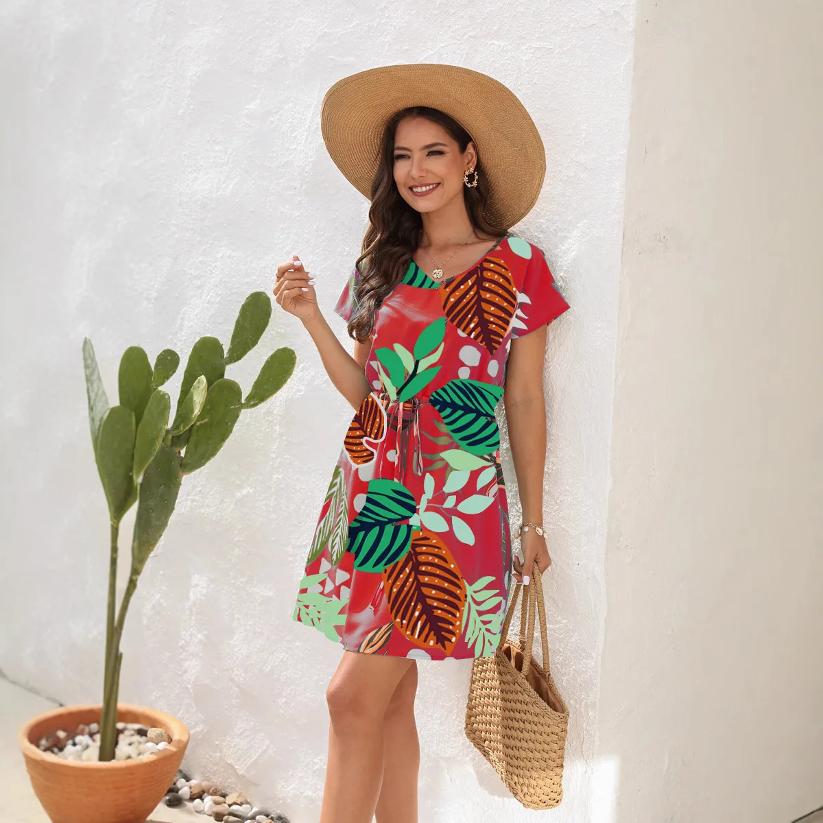 Nuovo prodotto estivo Abito con coulisse stampato a fiori alla moda con scollo a V manica corta stile vacanza Abito casual ampio per le donne