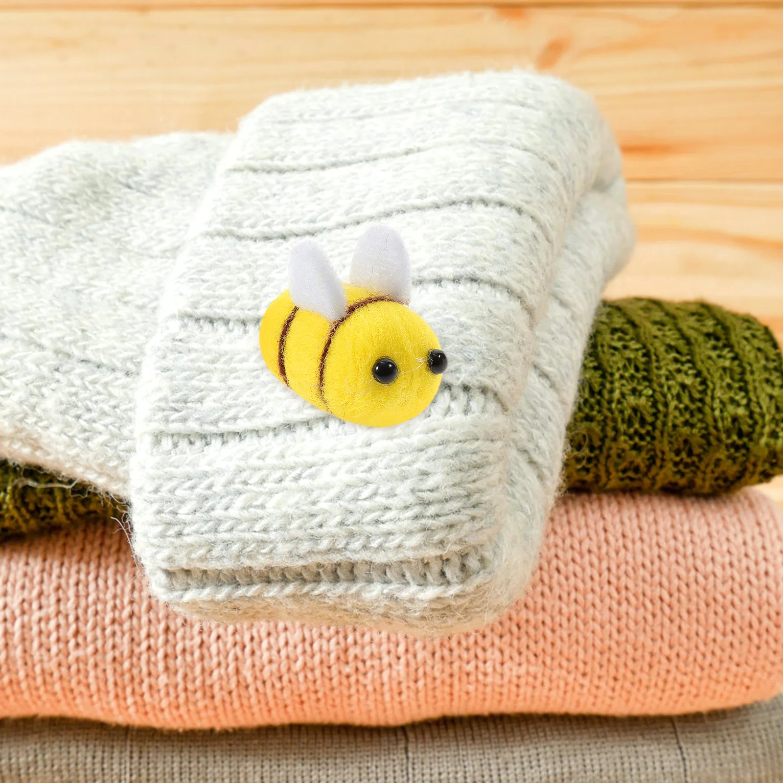 Adorno de abeja de fieltro de lana, decoración de ropa, accesorios DIY, suministros de animales, proyectos de costura con forma de dibujos animados, regalos, 12 Uds.