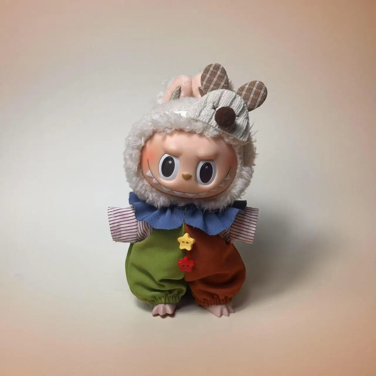 

17CM Pendant Labubu Doll Labubu Wearable Doll Clothes Vinyl Labubu 12-17cm Plush Pendant Clown Costume Series