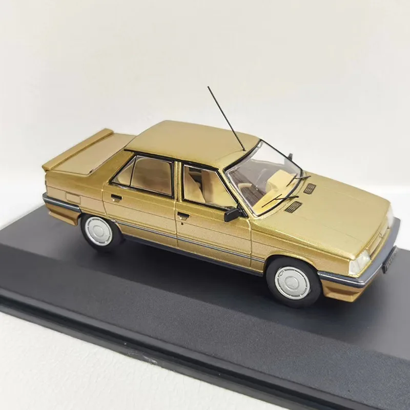 Diecast 1/43 Scale R 9 GTL 1987 Alloy Car Model Toy Collection Ornaments Souvenir