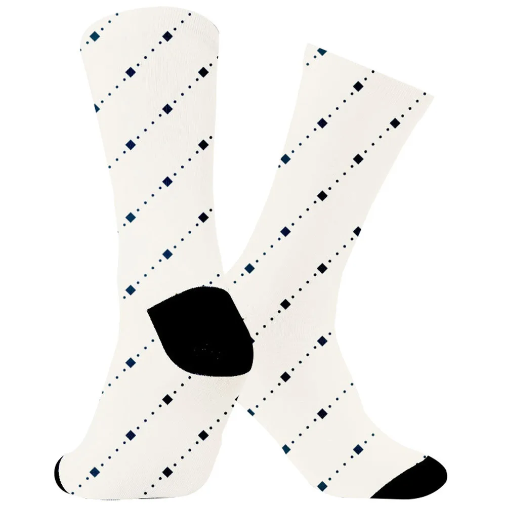 

Anti slip silent bottom+breathable cotton, no disturbance when walking at home, and thoughtful design of spray painted socks.