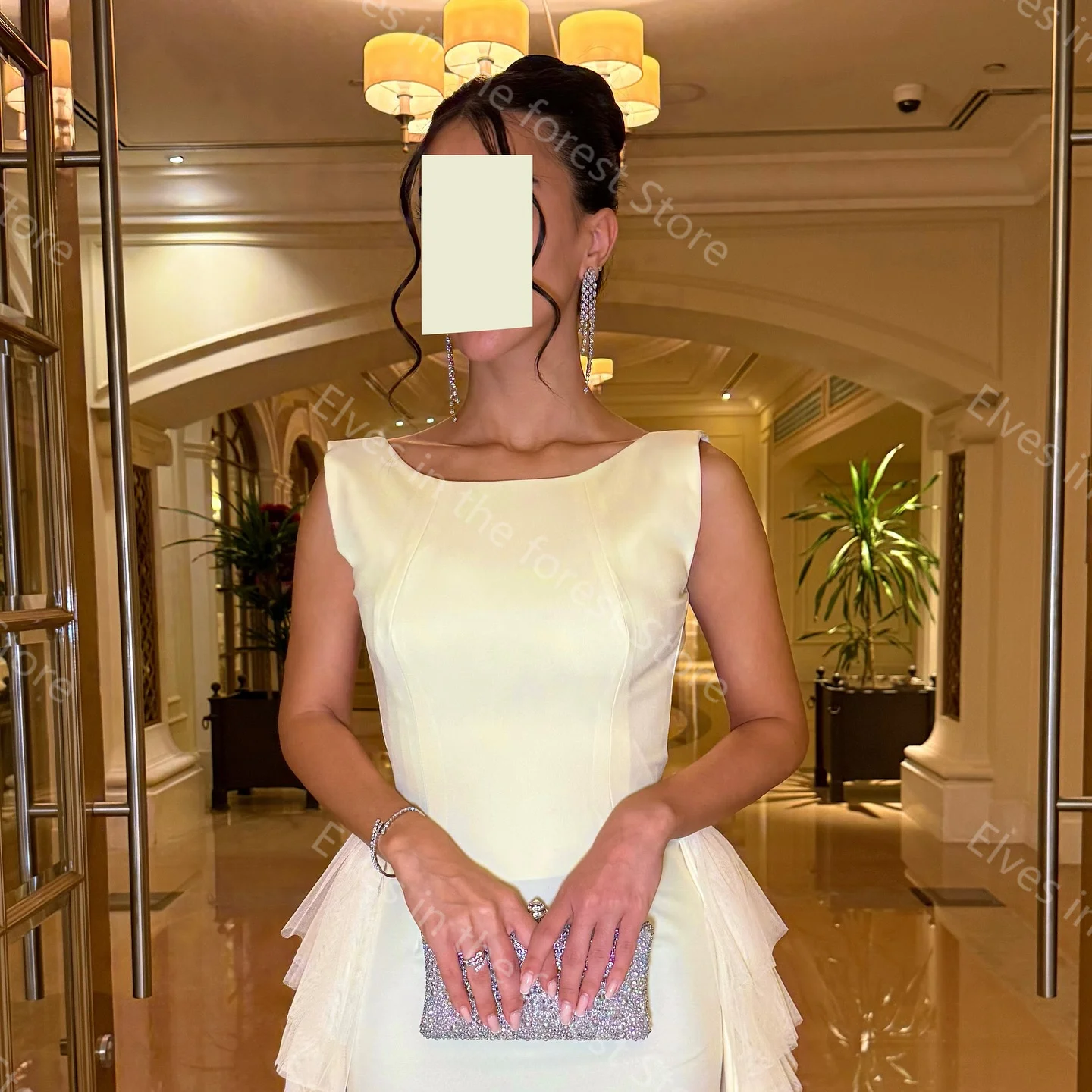 Elegant สีเหลืองชุดราตรีฉัตร Ruffles แขนกุดซาตินชุดราตรีพร้อมรถไฟกวาดที่กําหนดเองอย่างเป็นทางการ Party Guest Gowns