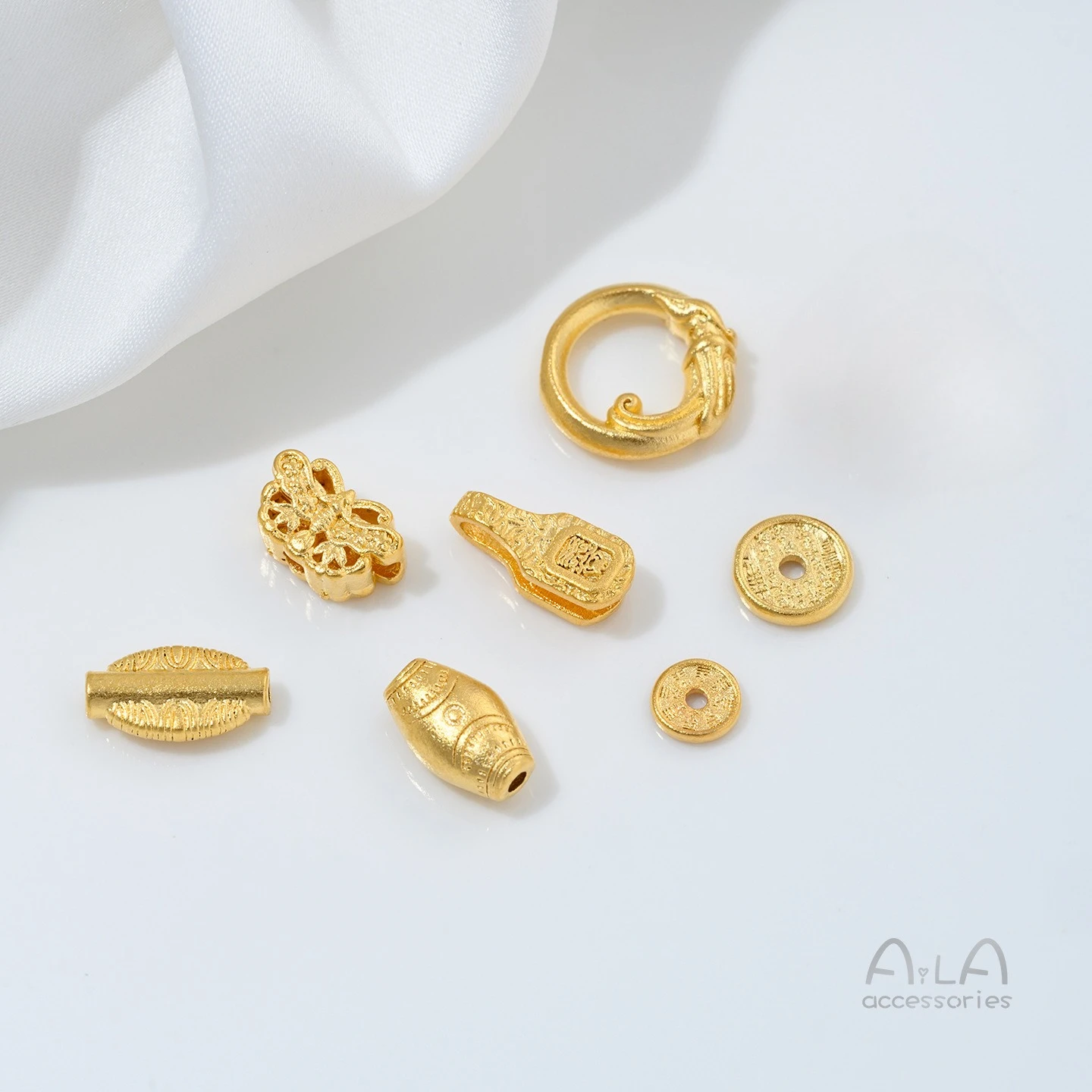 

Золотистый полый кулон-бабочка с бусинами, барьерными элементами, черепахой и ручкой Вэньчан, аксессуары для изготовления браслетов, ожерелий и ювелирных изделий своими руками