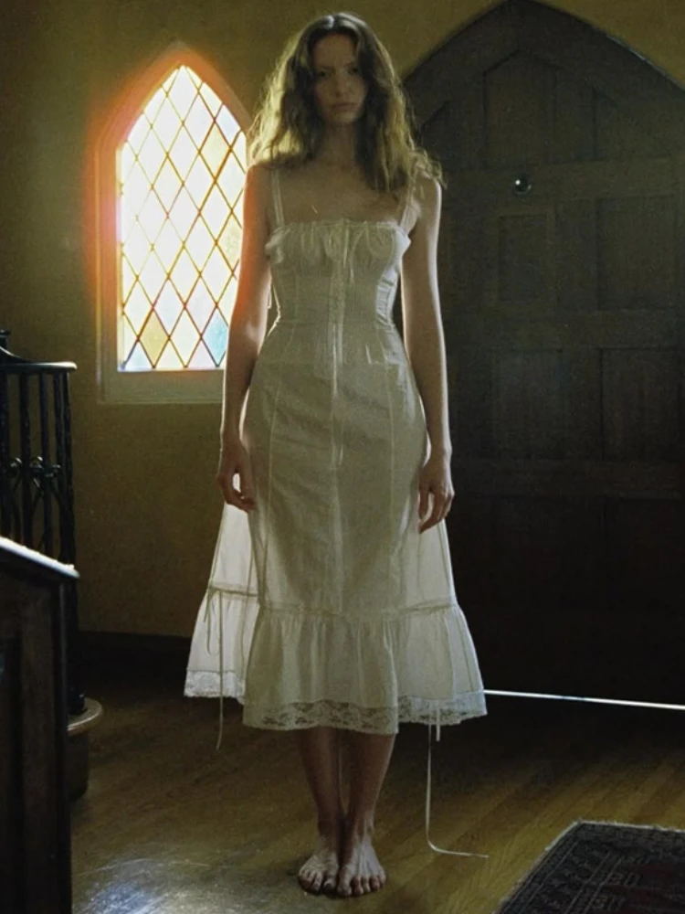 Robe longue en dentelle à bretelles pour femmes, élégante, blanche, ajourée, sans manches, Style français, Vocation, plage, été