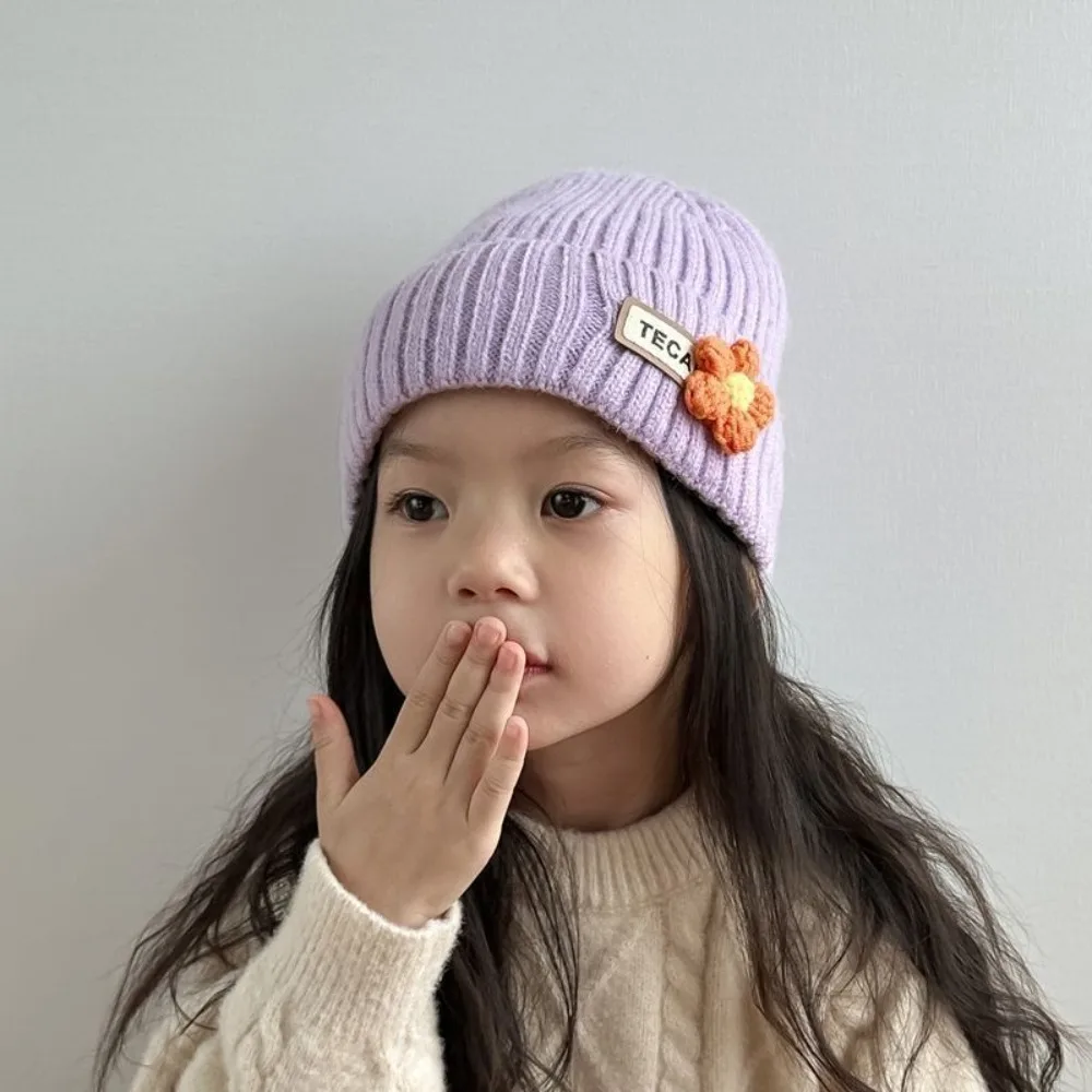 따뜻한 귀여운 꽃 아기 비니 모자 단색 두꺼운 풀오버 모자 방풍 귀 보호 모자 유아용