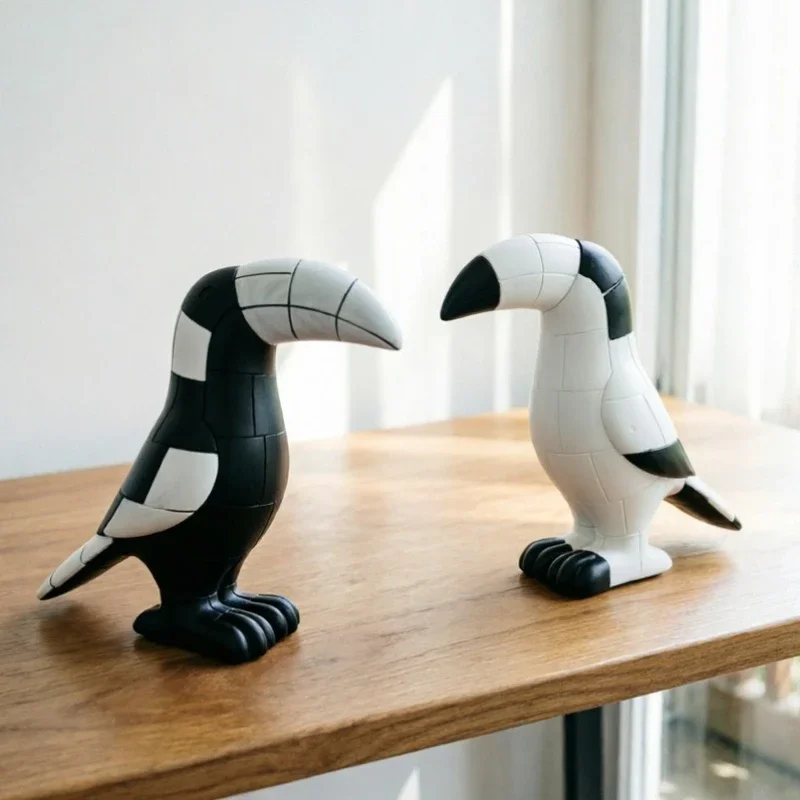Black and White Checkered Animal Statue Big-billed Bird Ramphastos Toco Elephant Figurine Simulated Animal Sculpture