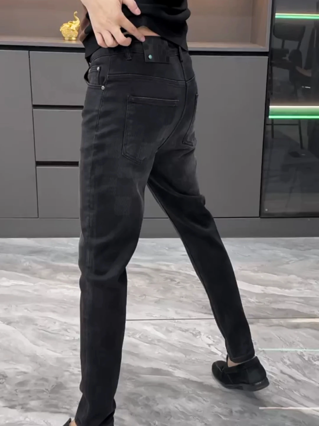 

Высококачественные модные мужские джинсы: универсальные, премиум-класса, легкие, осенне-зимние, новинка, приталенный крой, повседневные