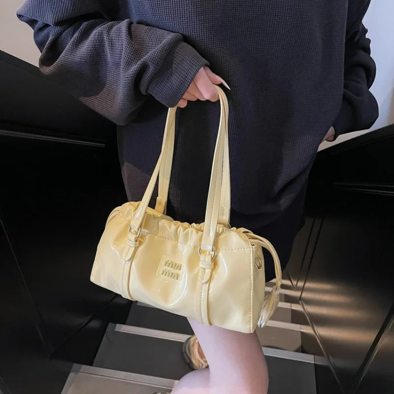 

Trendy Women Handbag Business Tote Shoulder Bag for Office Commute Ladies Fashion Elegant Chic Practical