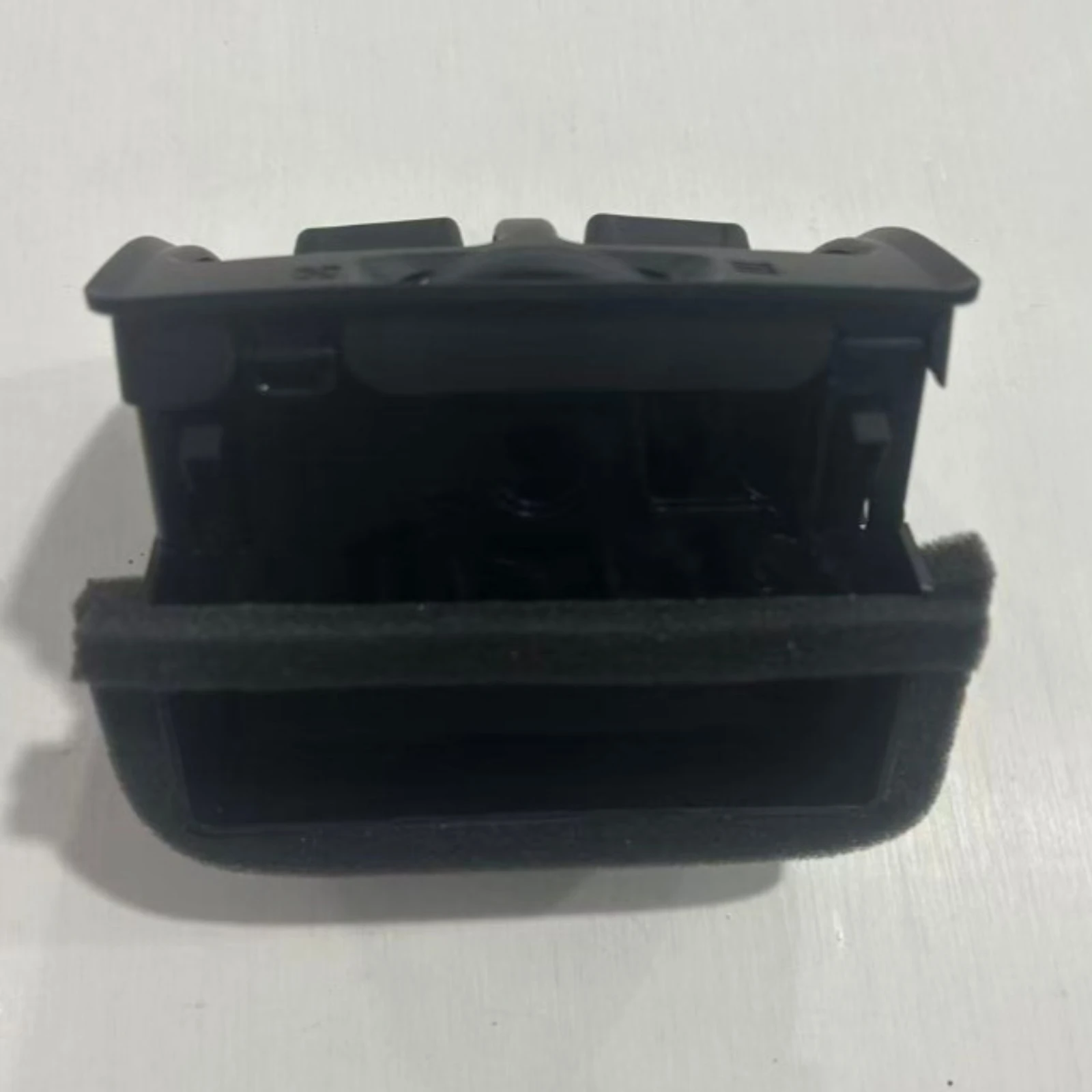Automotive Kuga Rear Air Vent Assembly Factory-Style Replacement Rear Seat Vent with Adjustable Outlets for Auto Mechanics - view 5
