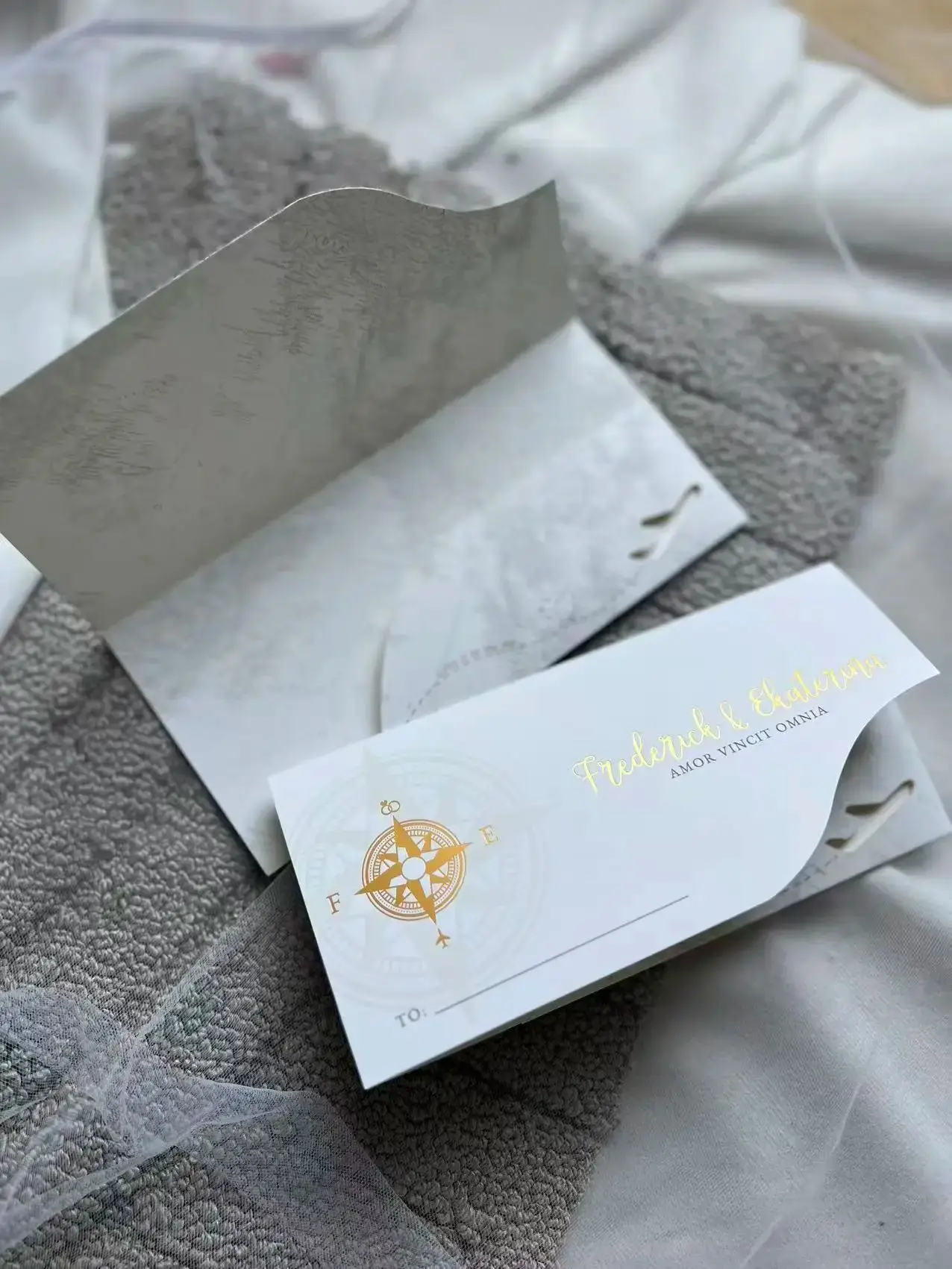 30/100 Stück individuell bedruckte Umschläge mit Goldfolienprägung für Hochzeitsfeiern, Veranstaltungen und geschäftliche Postsendungen – Detail 2