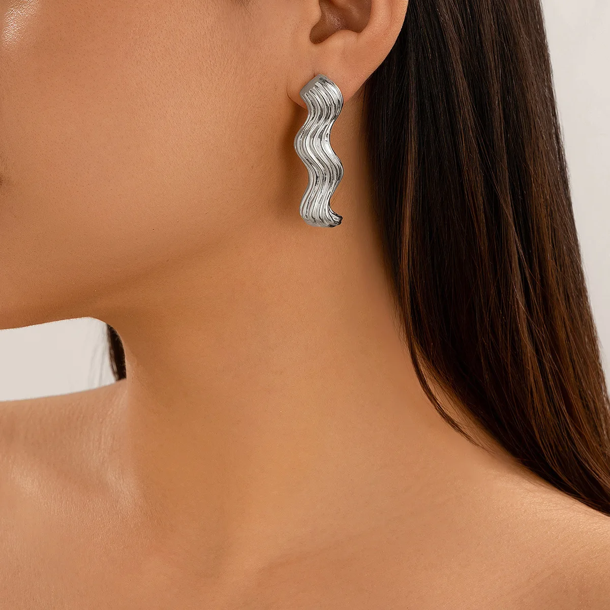 Party temperament level sense wave earrings exaggerated sexy hot earrings factory wholesale