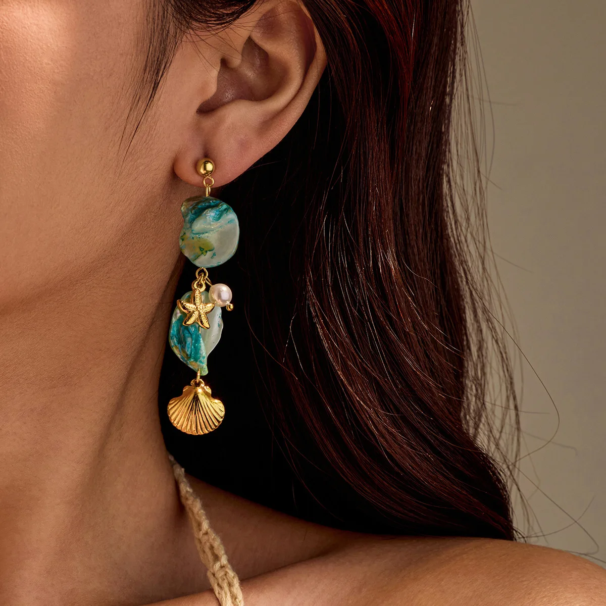 

Ethnic Style 2025 Women's Simple Exaggerated Fashion Style Vacation Style Irregular Scallop Starfish Pendant Blue Stone Earrings
