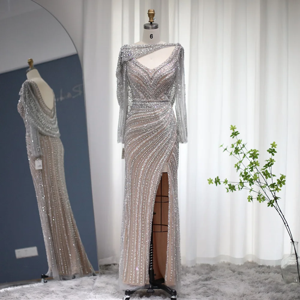 Sharon Said Luxuriöses Silbernes Meerjungfrauenkleid für Hochzeitsfeier mit Cape, Perlenbesetztes Schlitz-Abendkleid SS035 Maßanfertigung – Detail 23