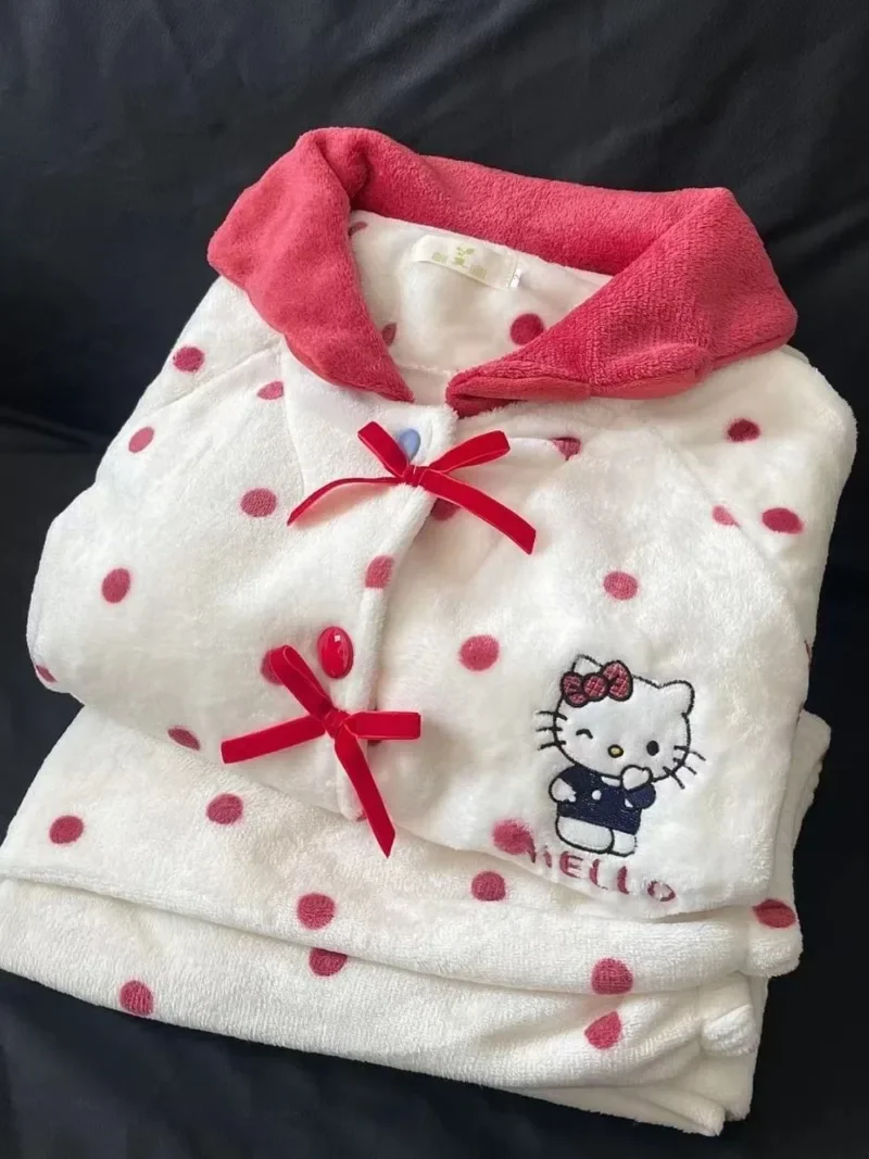 Sanurgente-Pyjama épaissi en velours personnalisé, film d'anime créatif mignon, Hello Kitty, dessin animé Kawaii, peluche, vêtements chauds pour la maison