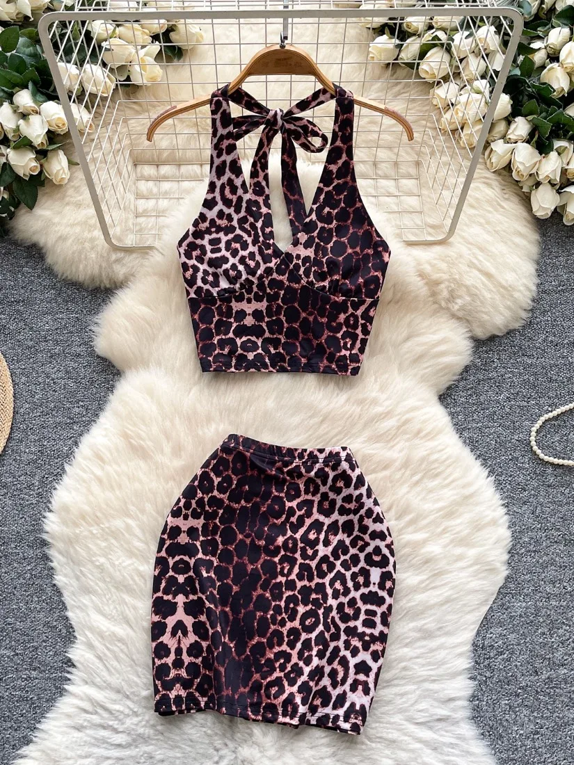 Foamlina Conjunto de 2 piezas con estampado de leopardo para mujer Y2k Top halter sin mangas y espalda descubierta + minifalda Ropa seductora para verano