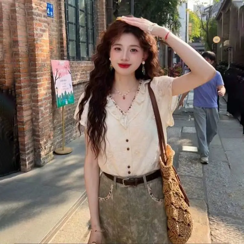 

French Vintage Lace Jacquard V-neck Short Sleeved Blouse Women's Summer New Top