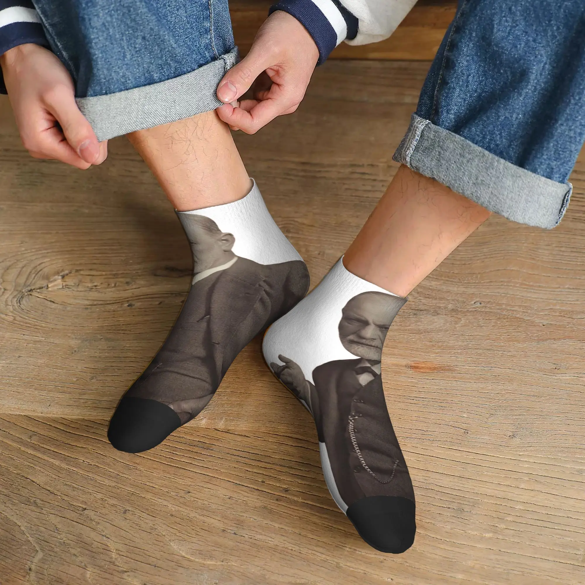 

All Seasons Freud with Cigar Blush Pink Socks Harajuku Super Soft Crew Socks Fashion Stockings for Men Women Gifts