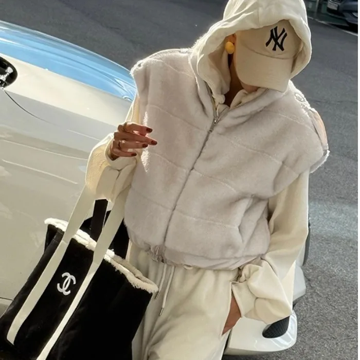 

Женский шикарный модный теплый меховой жилет в стиле ретро, корейский топ, осень-зима, новый дизайн, универсальная верхняя одежда Sli для поездок на работу