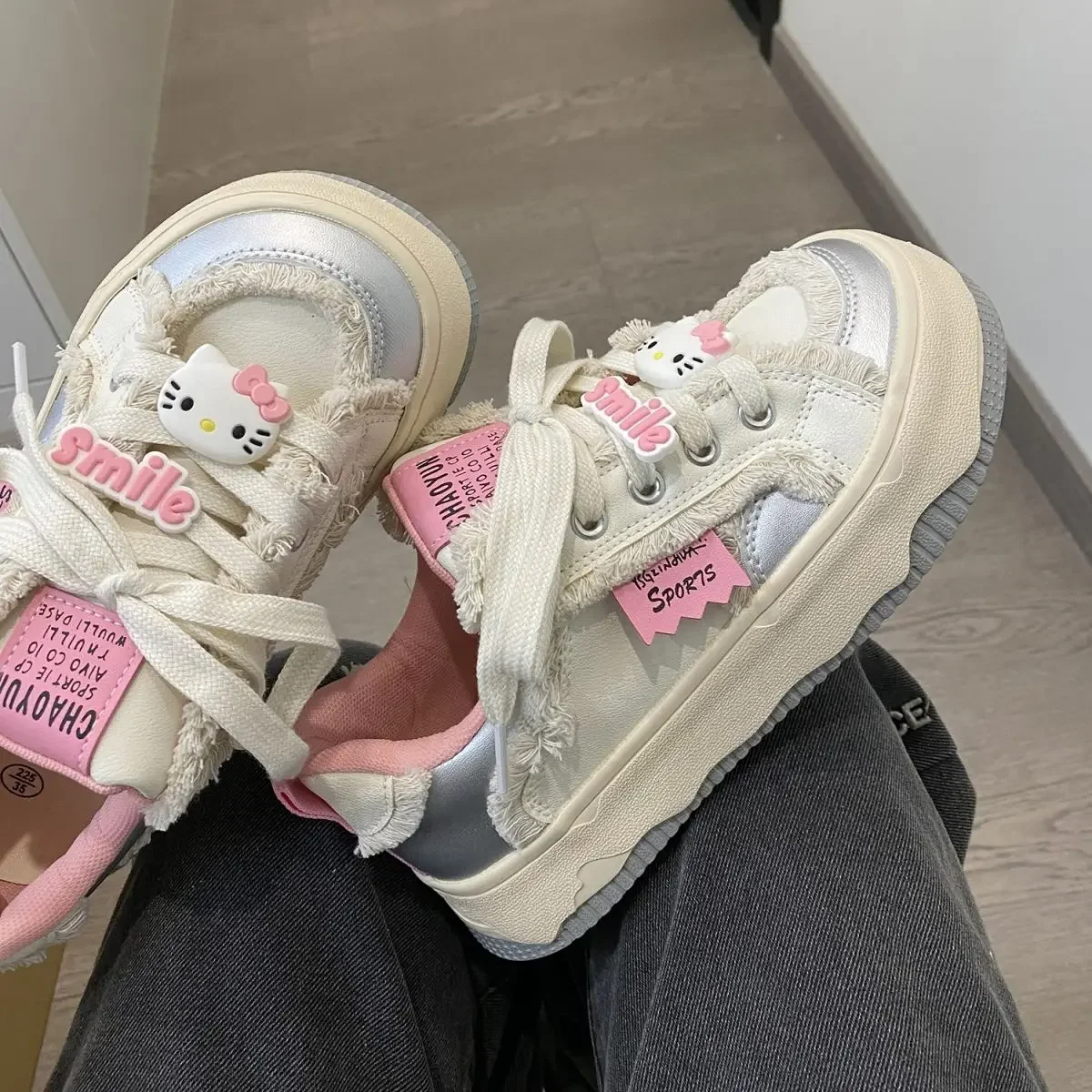 Hello Kitty Board Shoes Sanrio Thick Bottom Non-slip Wear-resisting Sneakers Autumn Winter New Fashion Comfortable Leisure Shoes