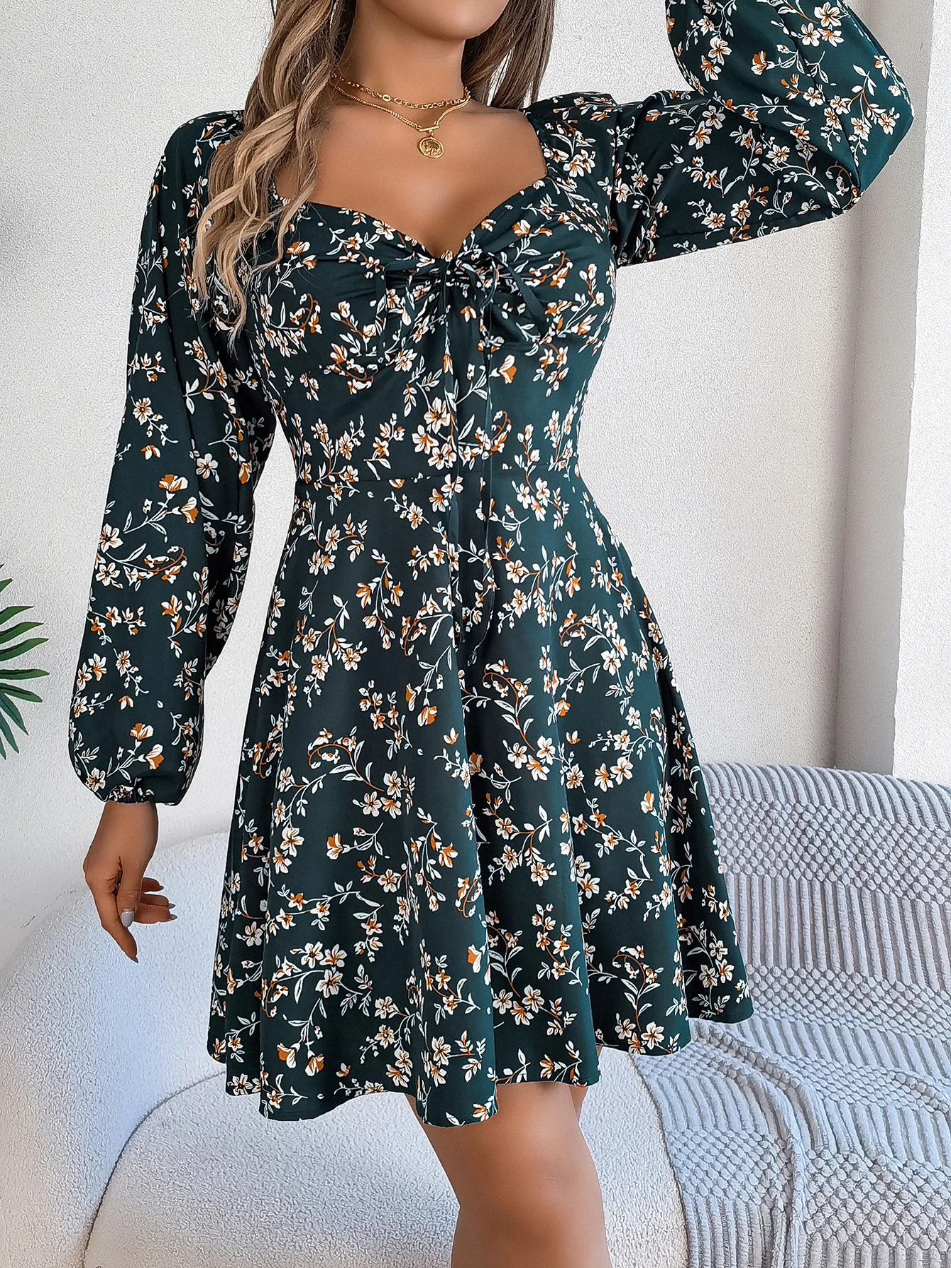 Vestido sexy floral con cuello cuadrado y lazo en la parte delantera para mujer - Vestido casual de primavera y otoño con dobladillo con volantes y manga larga