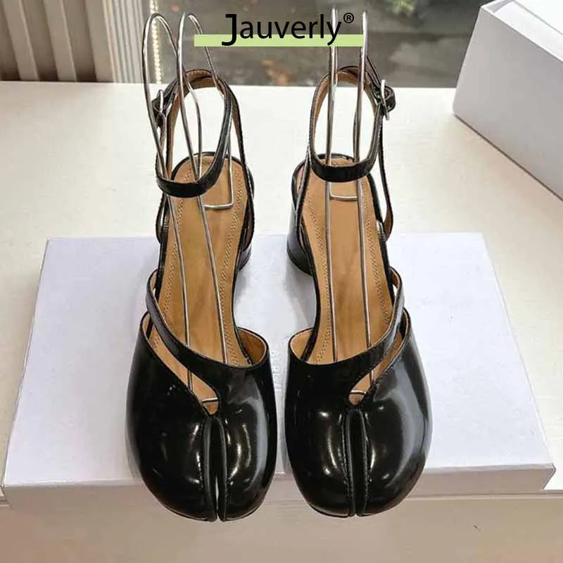 

New Fashion Patent Leather Cross Belt Tabi Women's Pumps Spring and Summer Slingbags Split Toe Thick High Heels Chunky Shoes