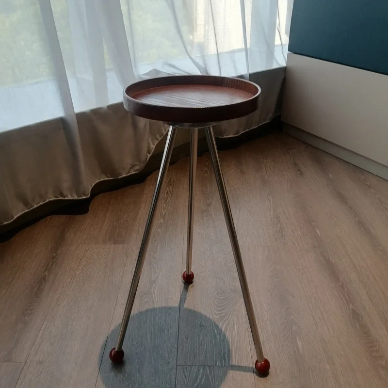 Средневековый край из цельного дерева, несколько журнальных столиков из нержавеющей стали, американское кафе, бытовой журнальный столик для гостиной, продвинутый смысл