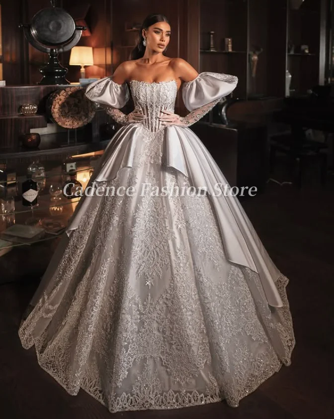 Robes de mariée princesse arabe sans bretelles blanches de luxe personnalisées, Corset en dentelle appliquée, robes de mariée en Satin de dubaï, 2025